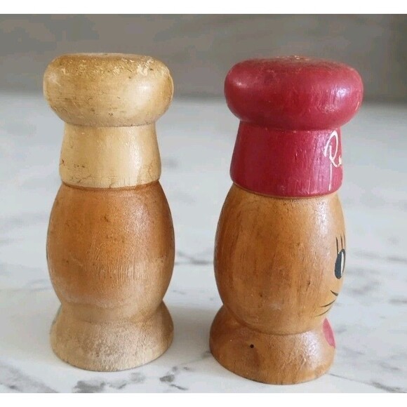Vintage Wooden Salt & Pepper Shakers With Bunny Face & Chef Hats Shaker Set - Picture 6 of 7